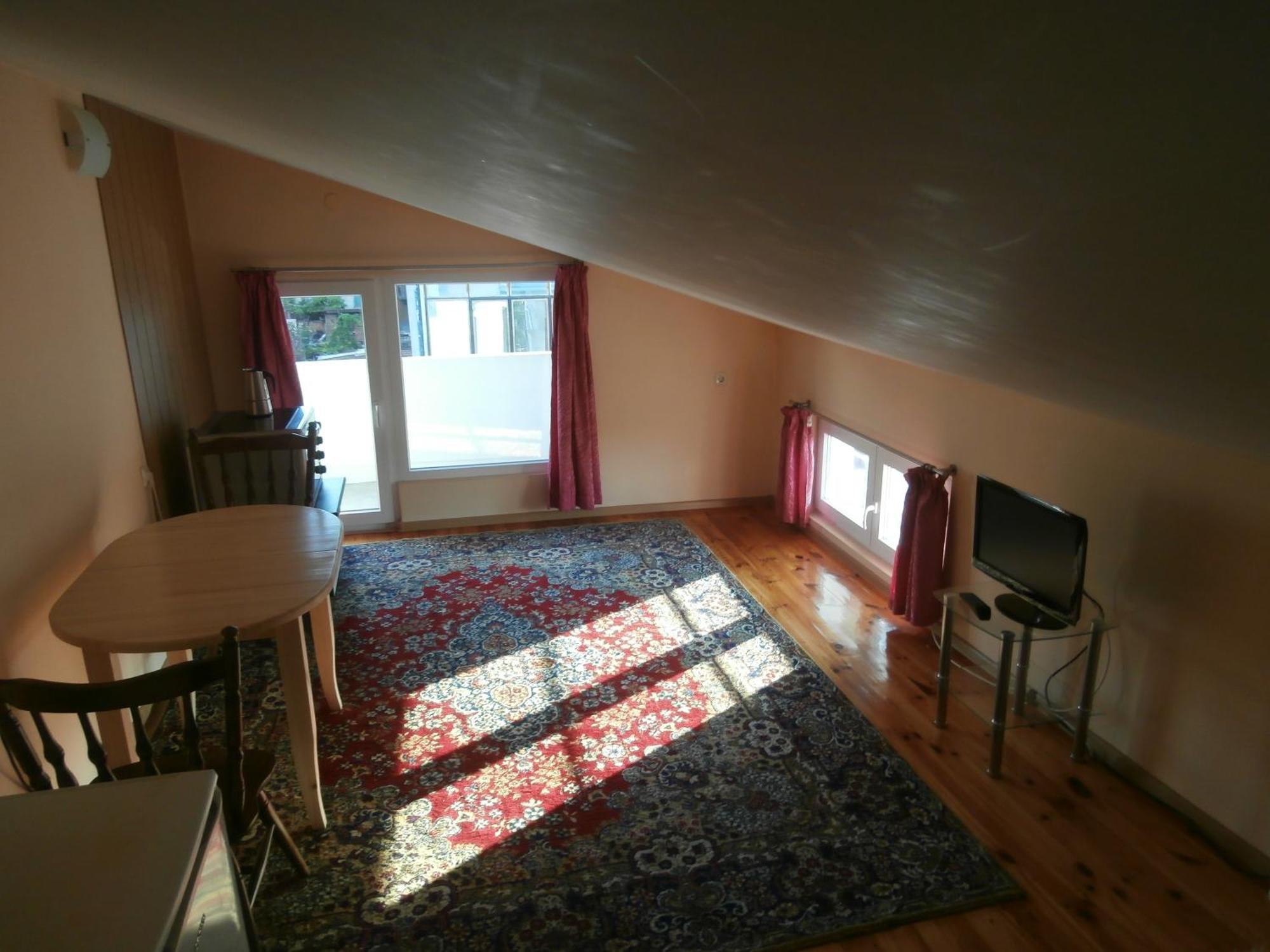 Apartments In House Silent Nature サンダンスキ 部屋 写真